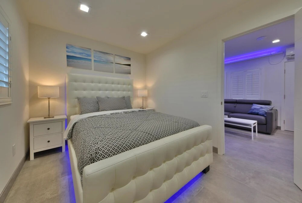 1244#2 Luxurious Newly Remodeled Beach Home, Sleeps 4 w/ AC