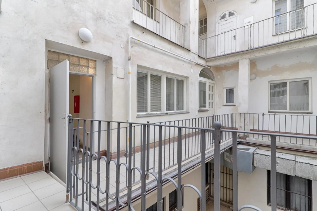 Exclusive Old Town Suites with City Views & AC by EasyBNB Premium