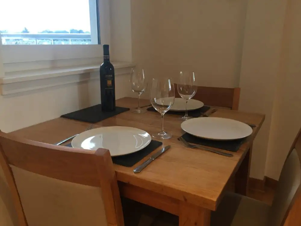 Modern 2 Bedroom Property With Balcony