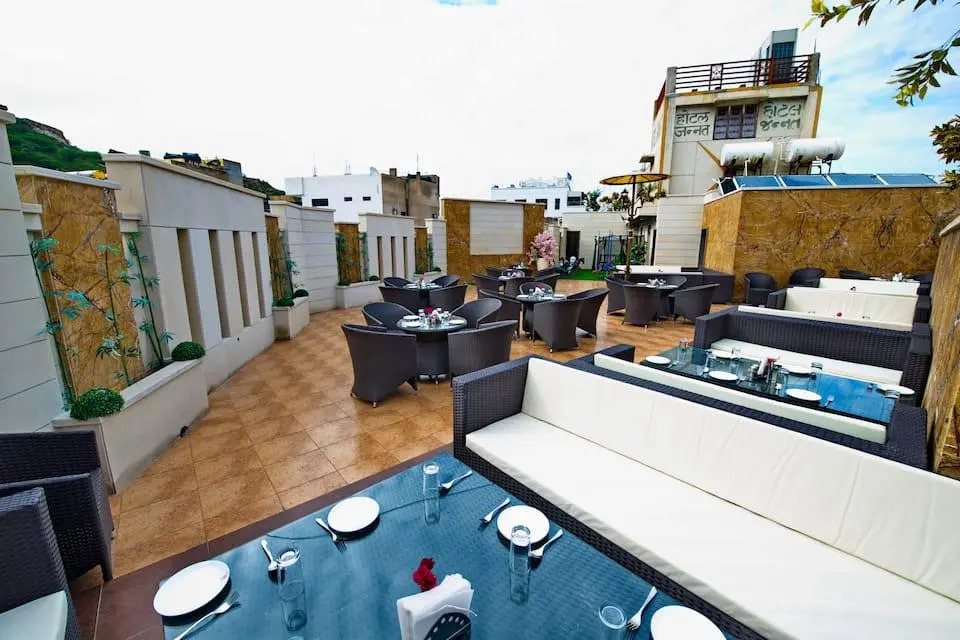 Hotel Jannat