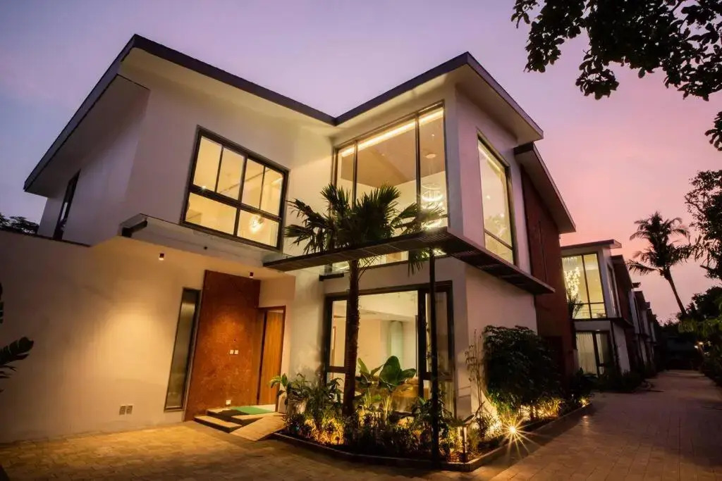 Cloud7 Waves Luxury 4 BHK Villa by Elivaas