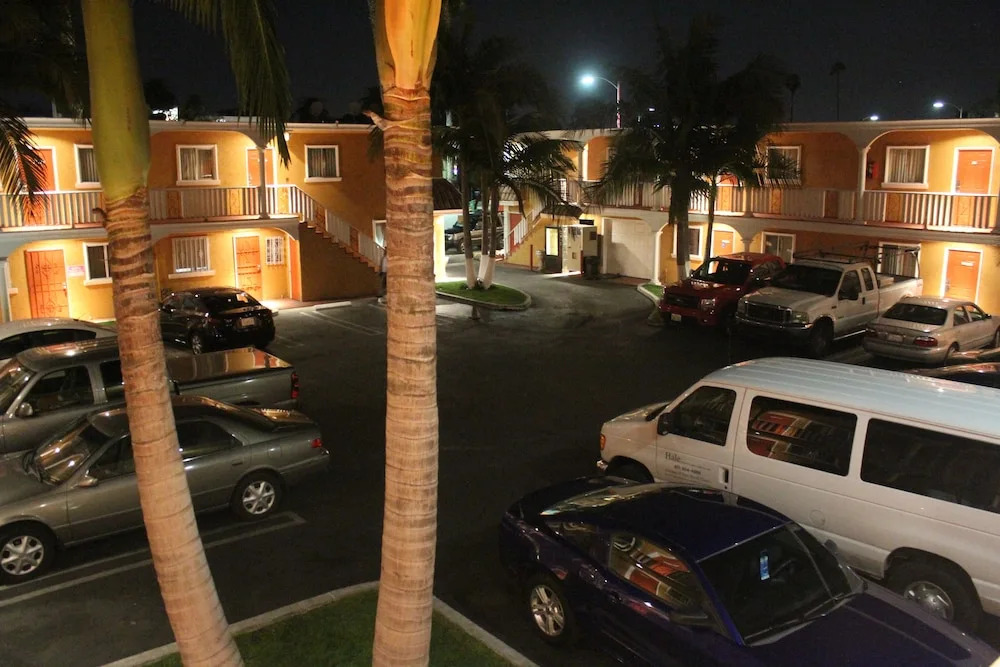 Paradise Inn and Suites