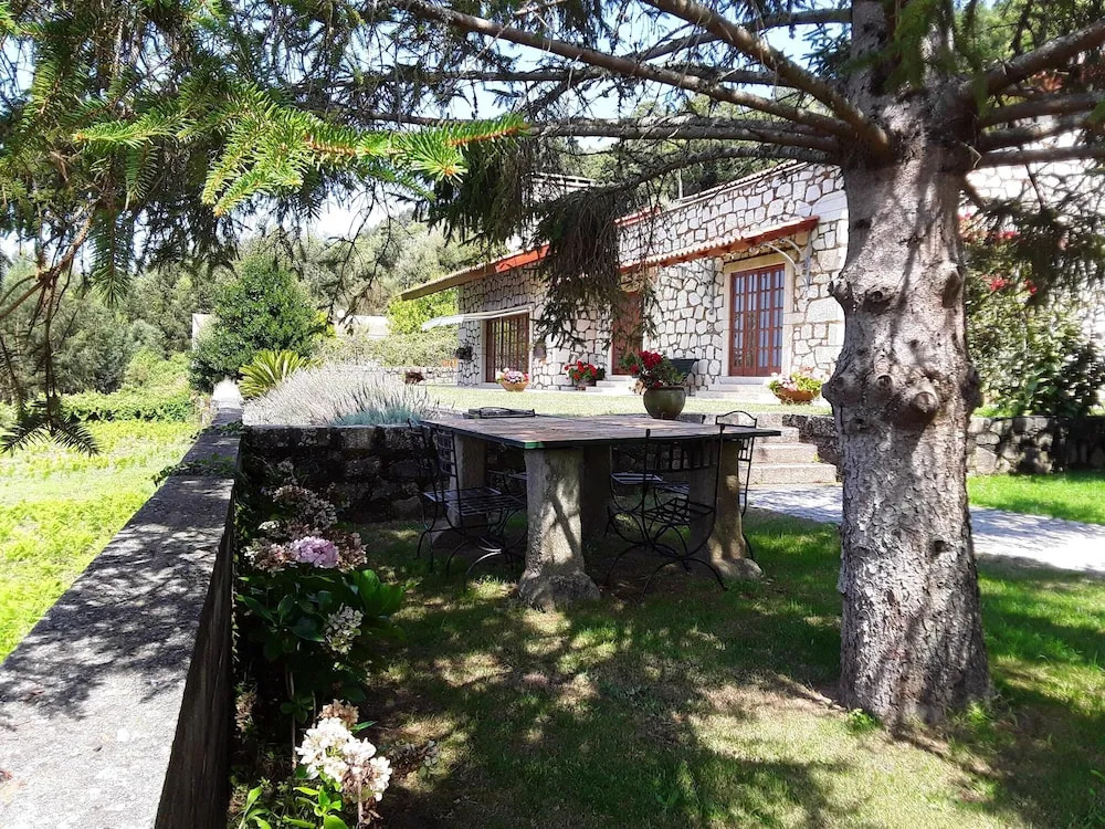 House With 5 Bedrooms in Cristelo, With Wonderful sea View, Private Po