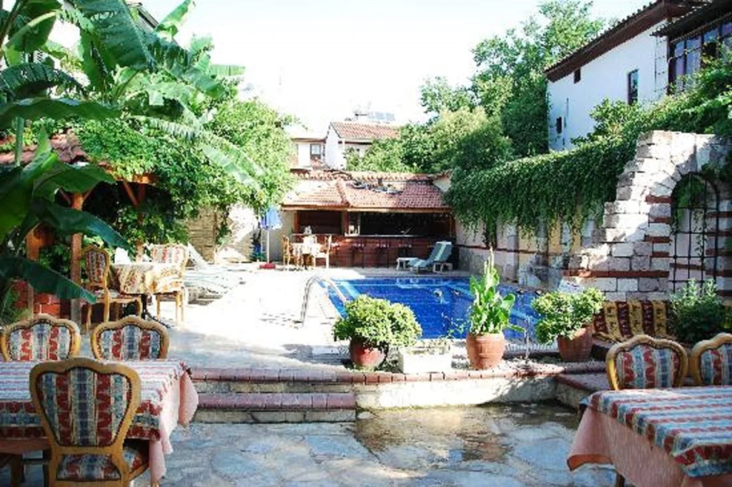 Kaleici Pera Palace Hotel
