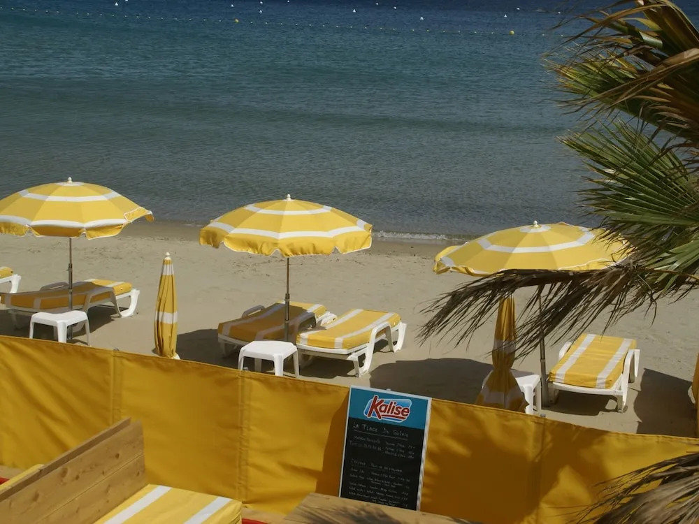 Charming Villa in Cavalaire-sur-mer With Pool