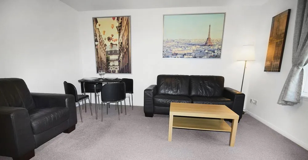 Thistle Apartments - City View Apartment