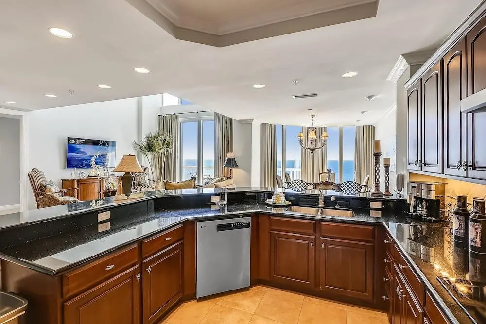Silver Beach Towers 1905e 3 Bedroom Condo by RedAwning