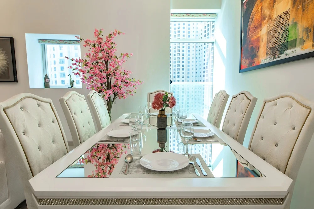 Luton Vacation Homes Continental Tower