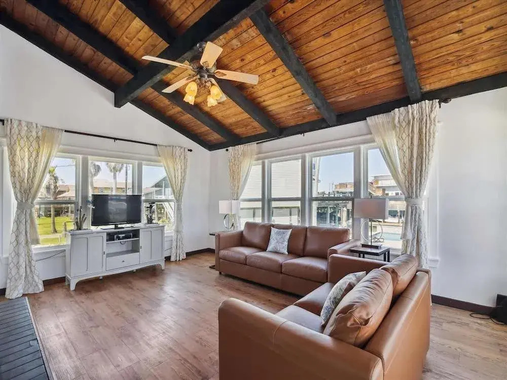 Tranquil Waters by Ryson Vacation Rentals