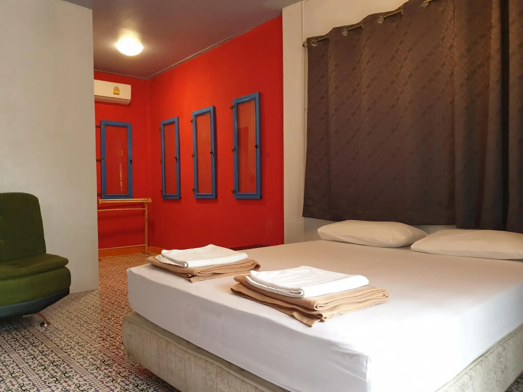 Super Hostel