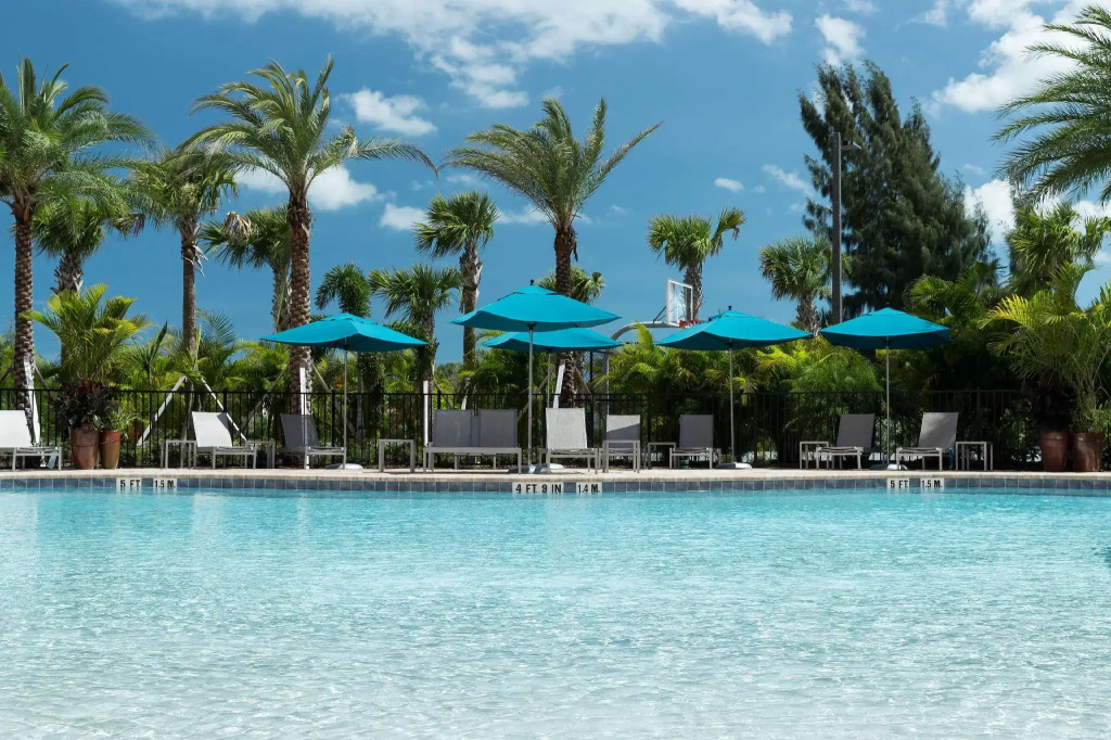 Hampton Inn & Suites Cape Canaveral Cruise Port, Fl