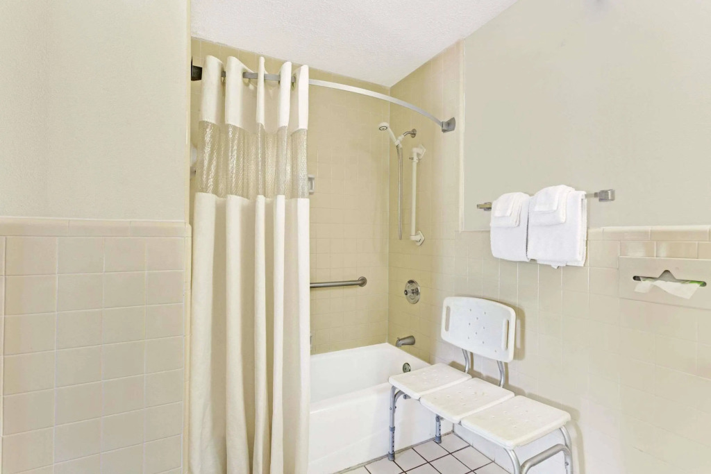 Williamsburg Suites