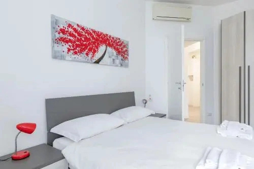 Piazza De Angeli M1 Comfortable Flat With Balcony