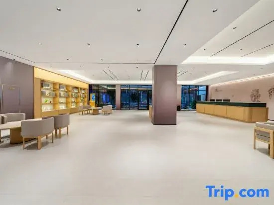 Ji Feng Resort Hotel (Lingshui Haiyun Plaza Branch)
