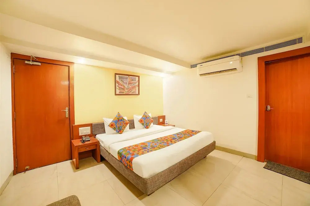 Fabhotel Pleasure Inn