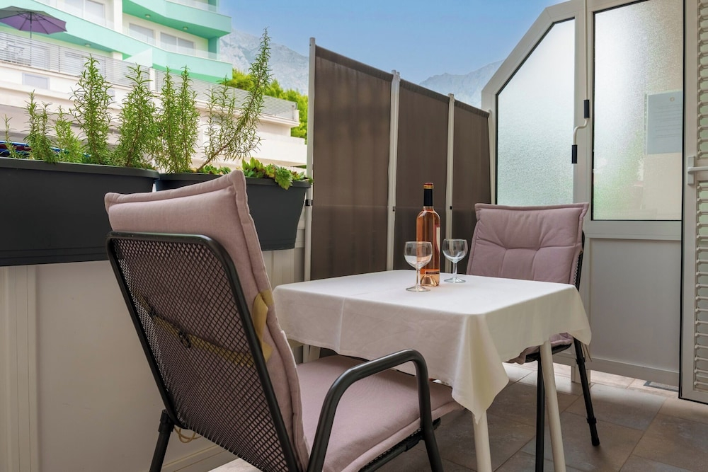 Apartments by the sea Baska Voda, Makarska - 21774