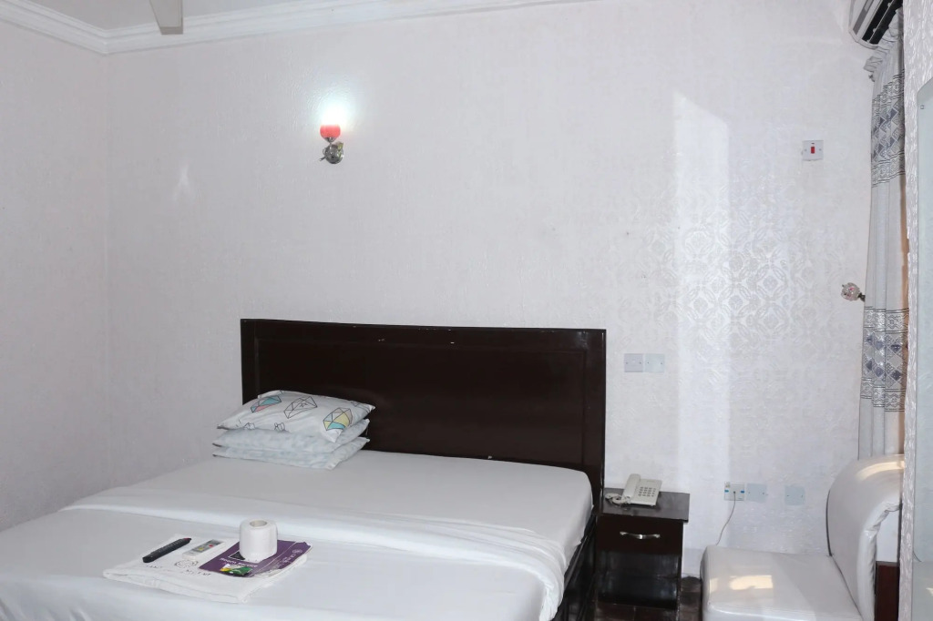 Grand Decent Hotel and Suites