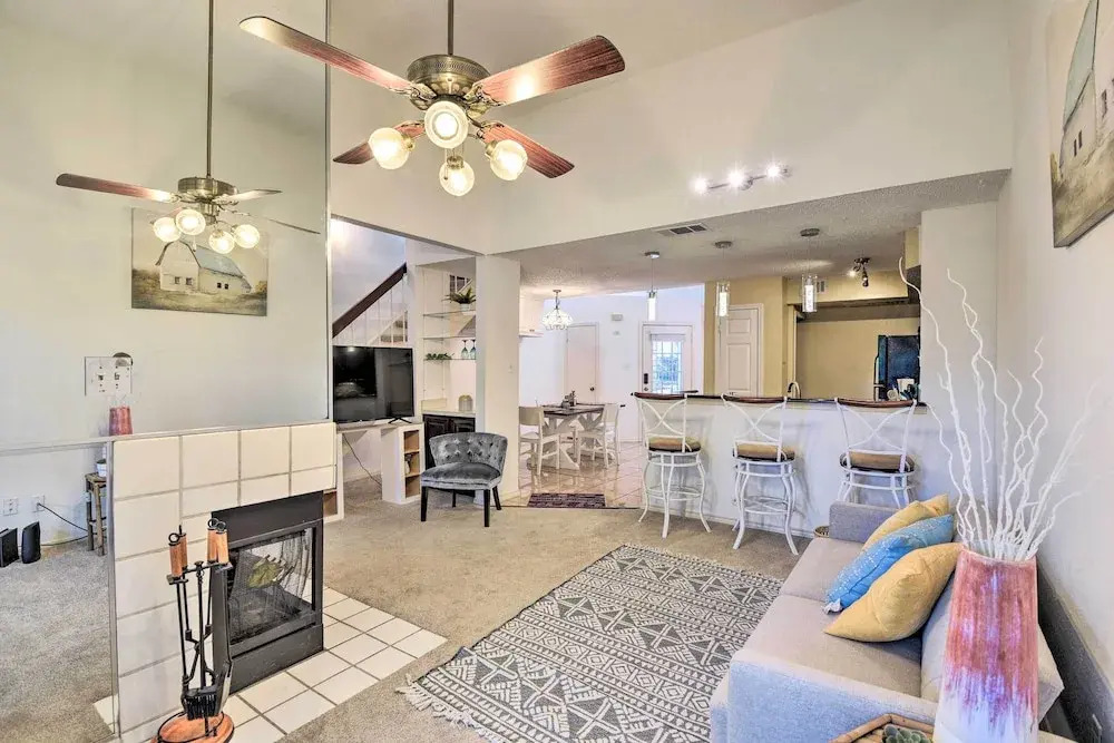 Cozy Irving Condo 15 Mi to Downtown Dallas!