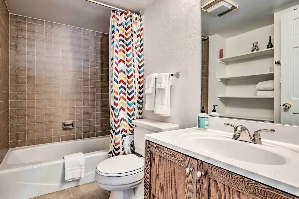 Cozy East Vail Condo ~ 6 Mi to Vail Village