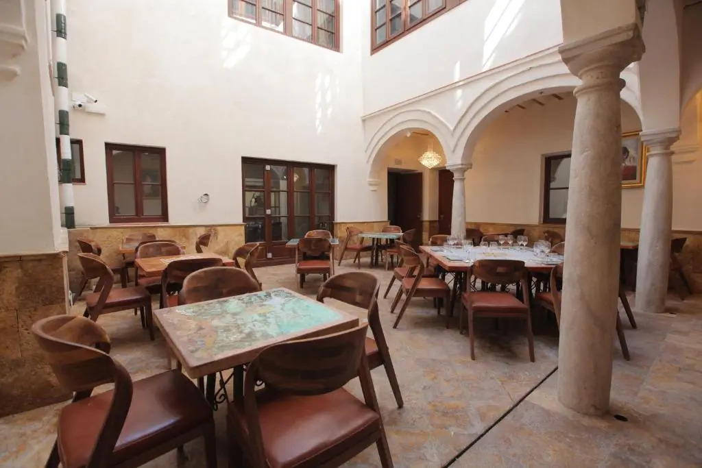 Anahita Boutique Hotel