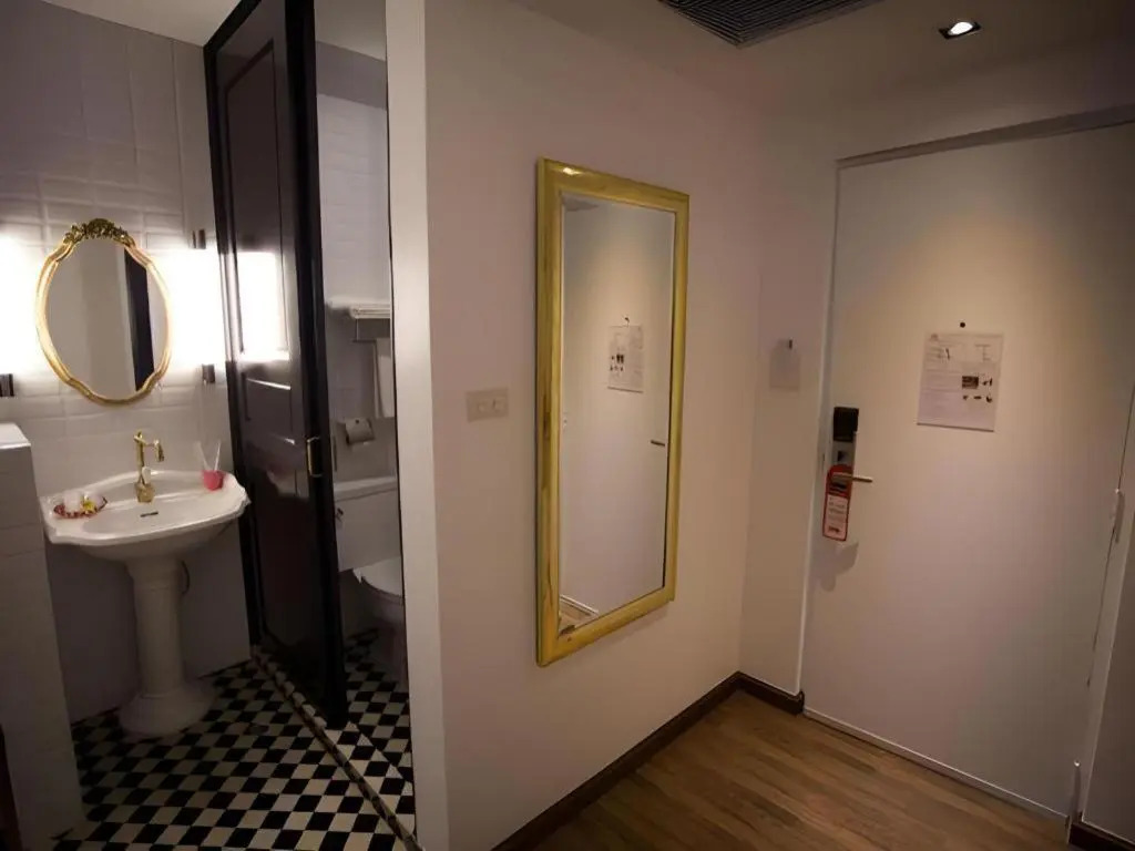 First House Hotel