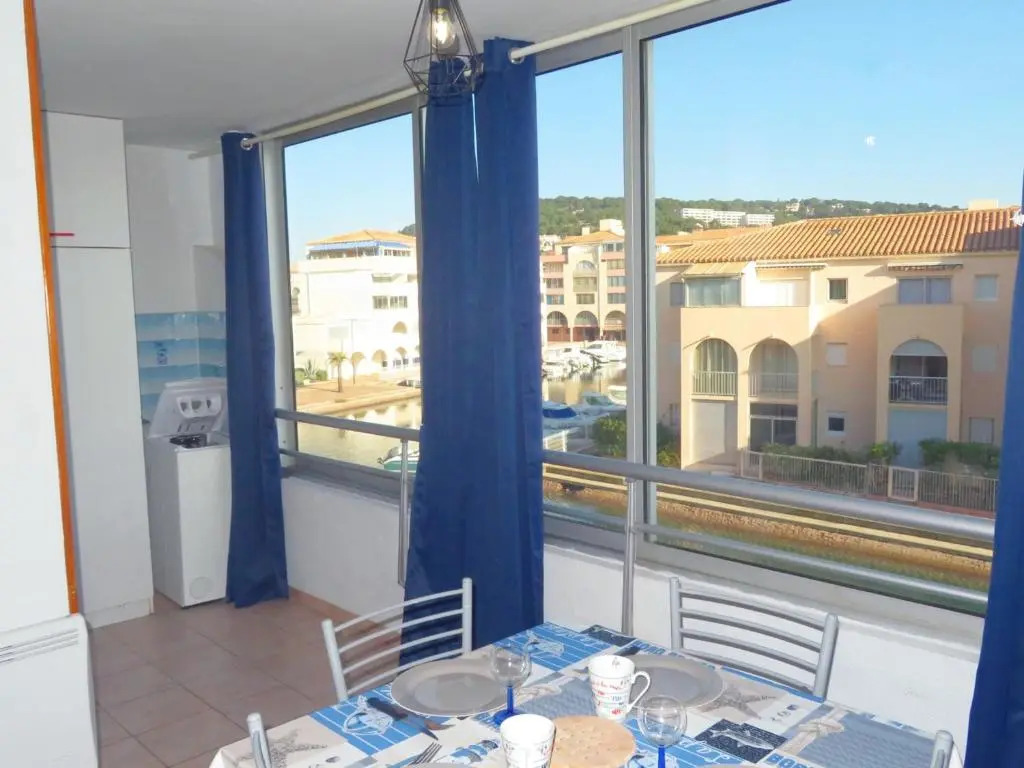 Appartement Sète, 2 pièces, 6 personnes - FR-1-338-401