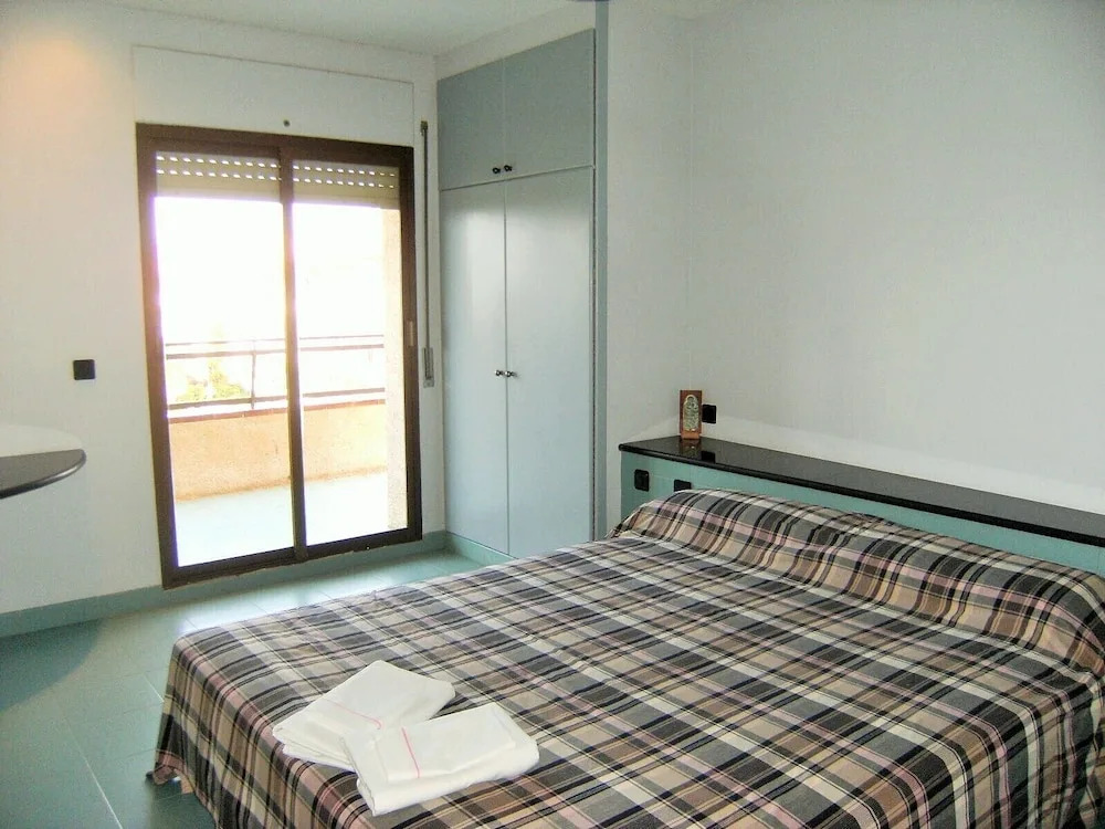 Apartamento La Pineda I 19 3-6