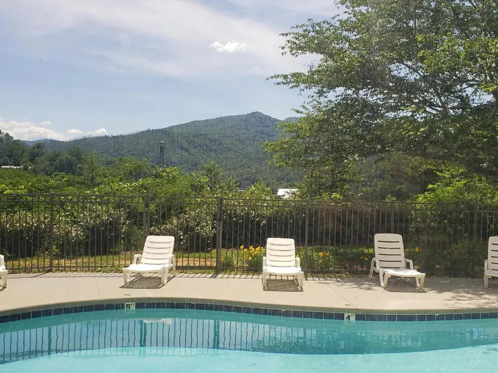 Gatlinburg Chateau 407