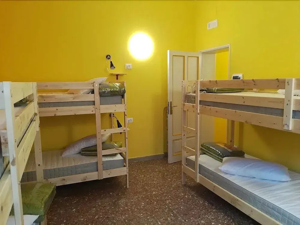 pisa train station hostel