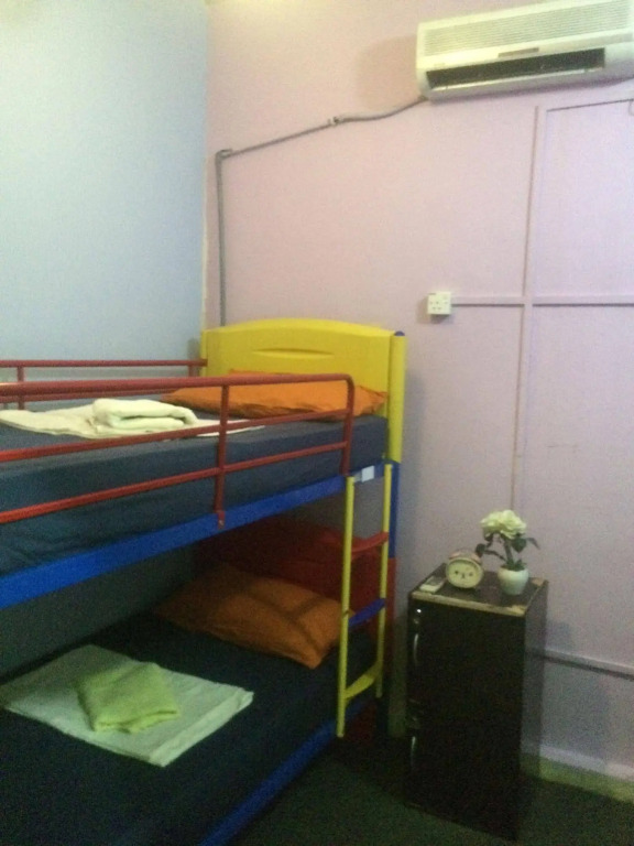 The Longhouse Travellers Inn - Hostel