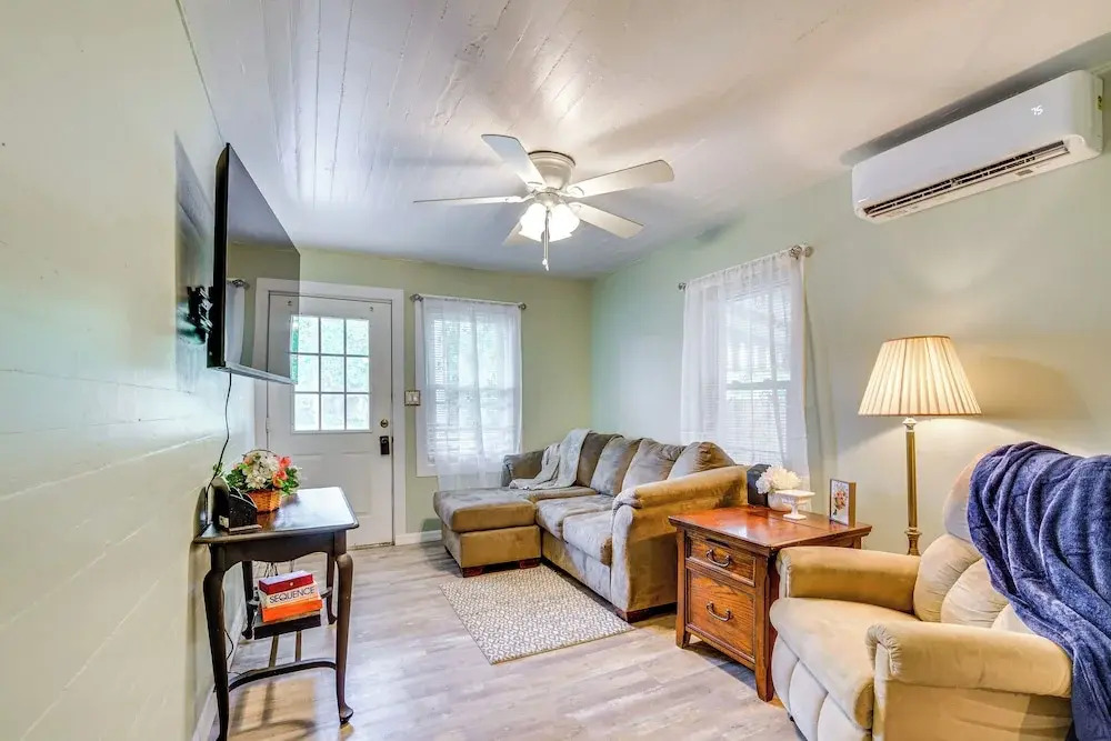 1 Mi to Ocala Dtwn Square: Home w/ Yard!