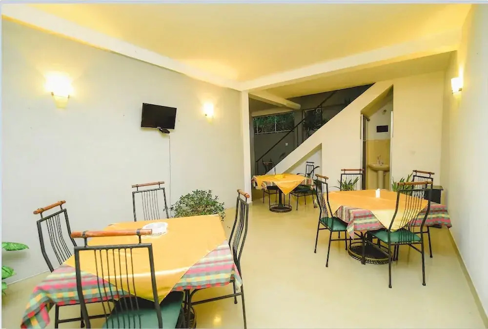 OYO 464 Tropicana Residence