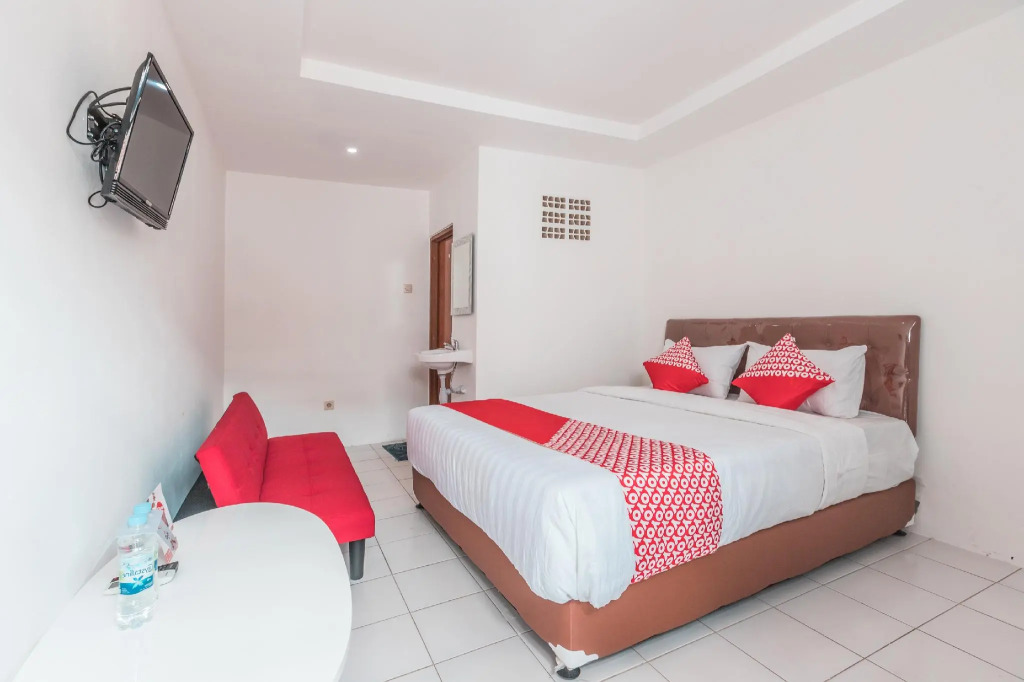 OYO 947 Angel Home Stay Syariah Near Atrium Pondok Gede, Museum Monumen Pancasila, Taman Mini