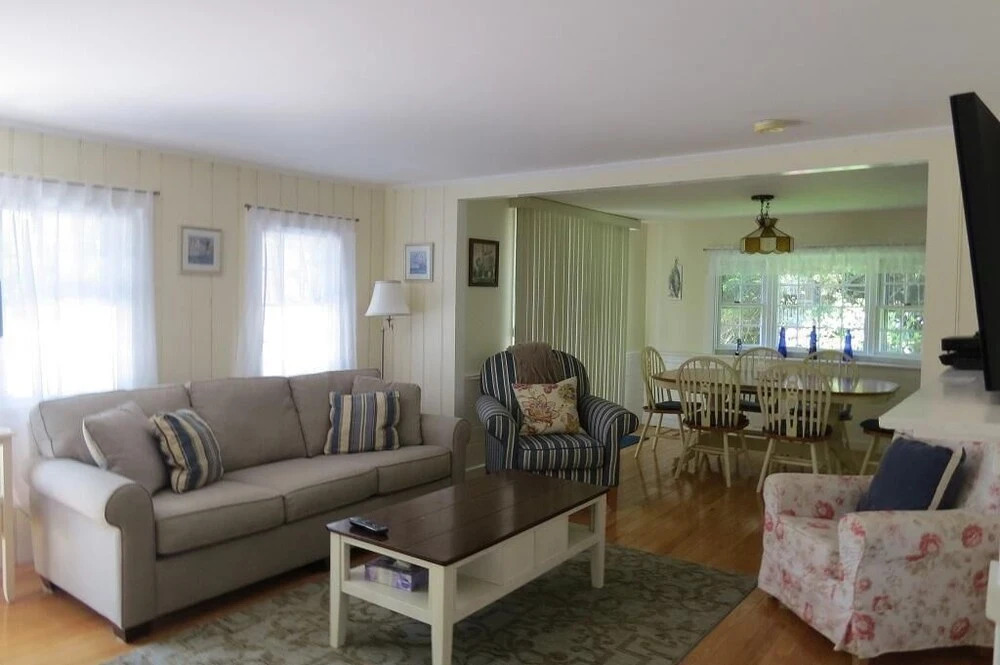 305 Ridgevale Road - Four Bedroom House