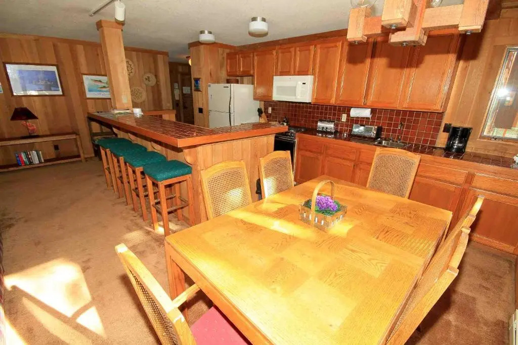 Mountainback 112 Corner Unit