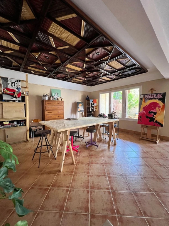 ART POiNT GUESTHOUSE