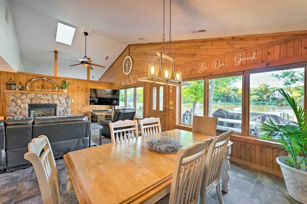 Boat Dock & Backyard: 'rock River Retreat'