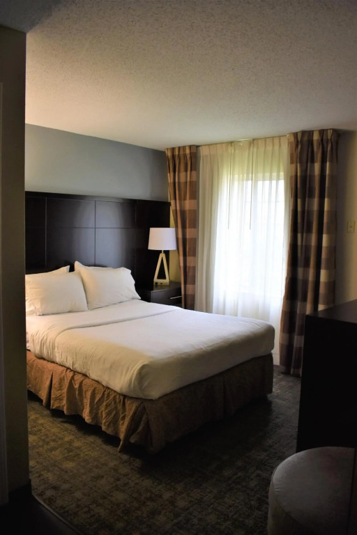 Staybridge Suites Cranbury - South Brunswick by IHG