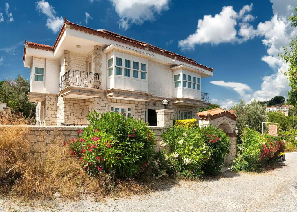 Derin Alacati