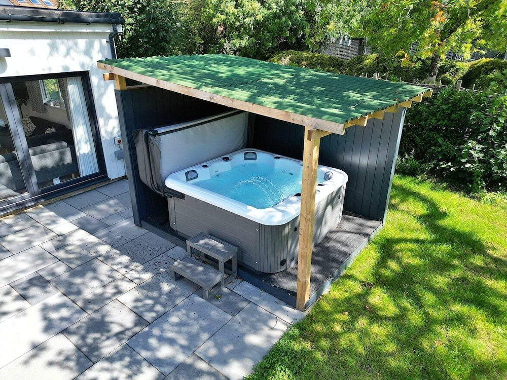 Cottage Near Dartmoor With Hot Tub