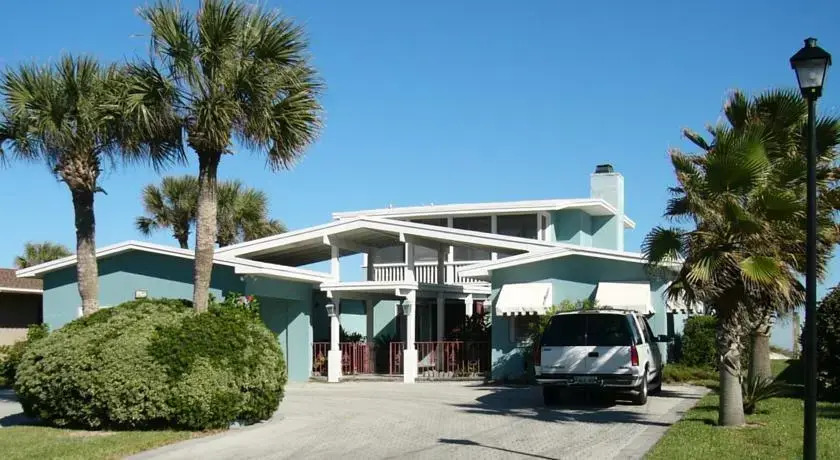 Island Life Beach House by Vacation Rental Pros
