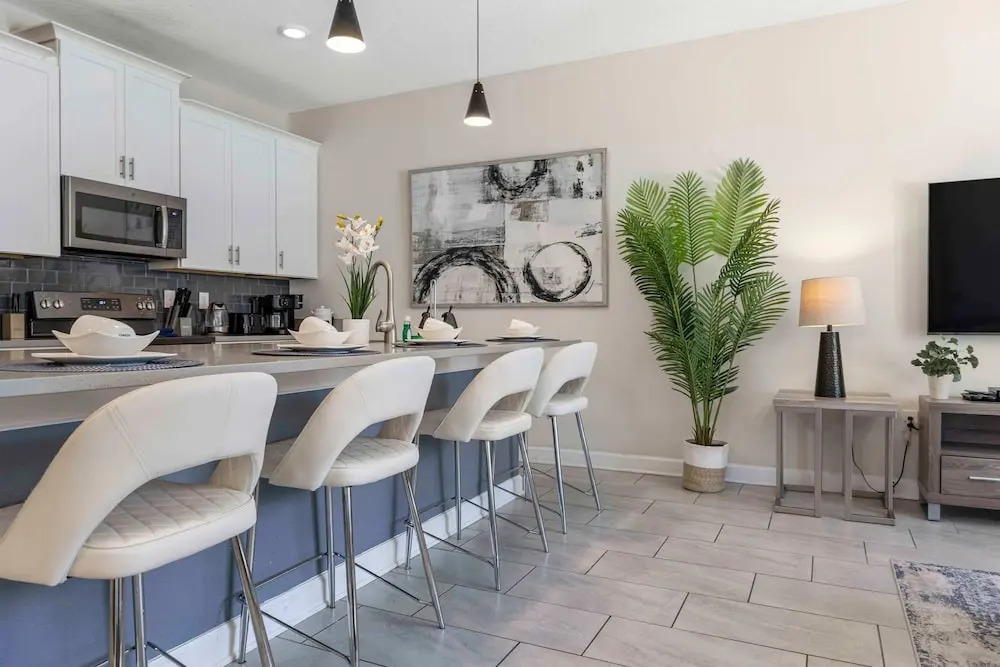 Stylish 4BR Pool Townhome Storey Lake
