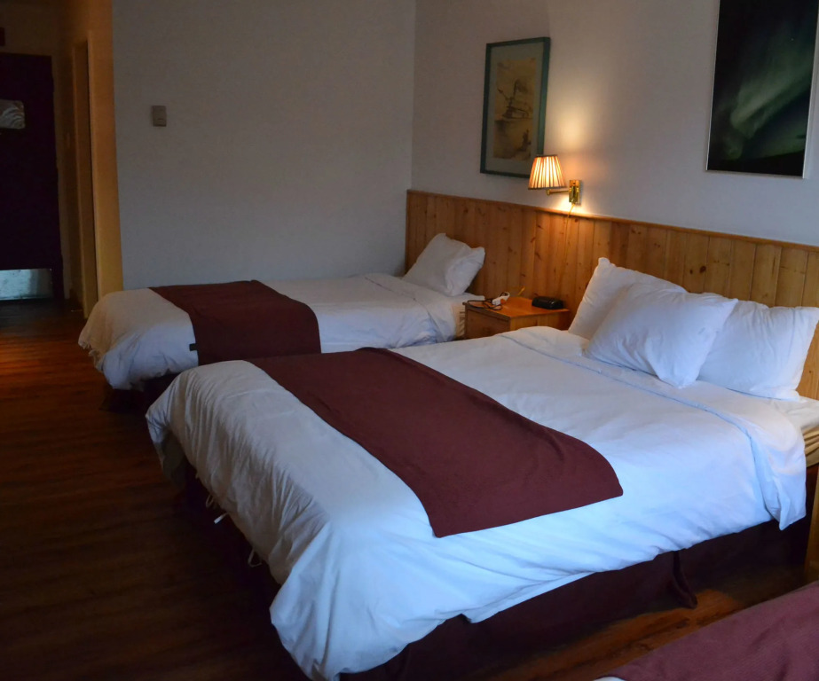 Canadas Best Value Inn- Riverview Hotel