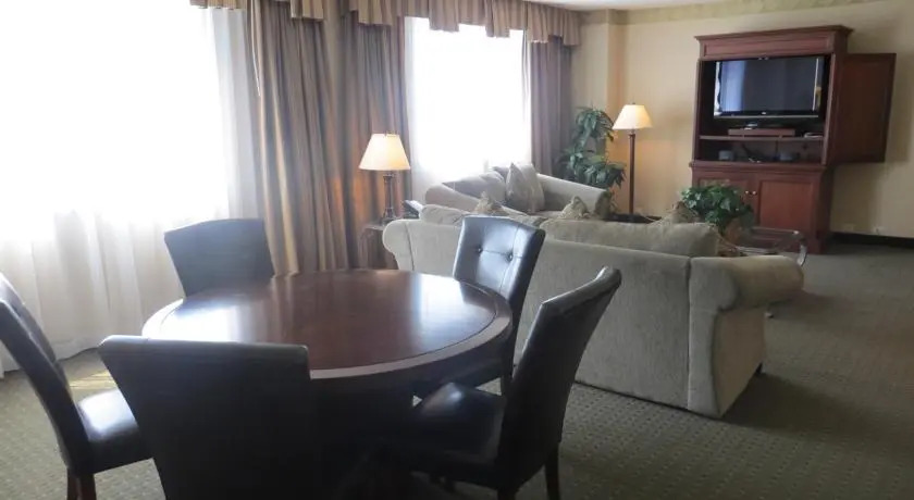 Radisson Los Angeles Airport Hotel