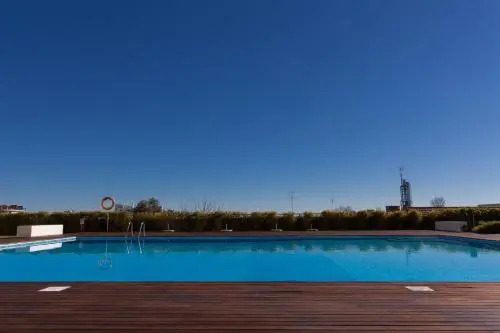 Charming Apartment with Terrace and Pool in Lisbon