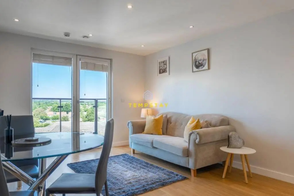 London In 15 Mins! Stylish Apartment Near Heathrow