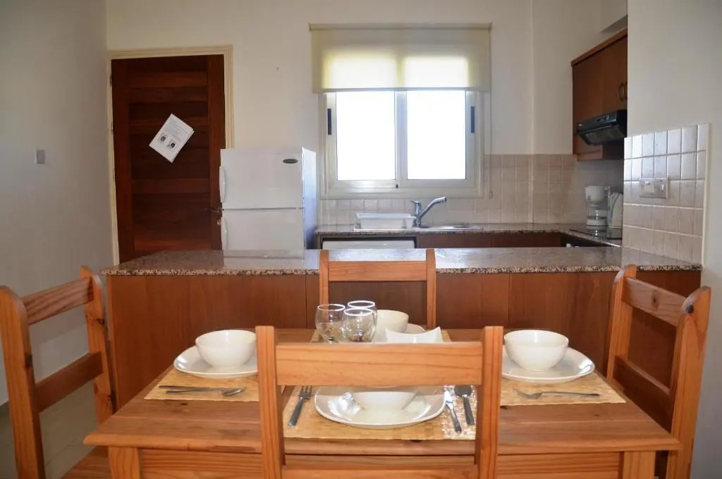 Top floor, 2 bedroom apartment Vanessa D204, FREE WIFI, village view