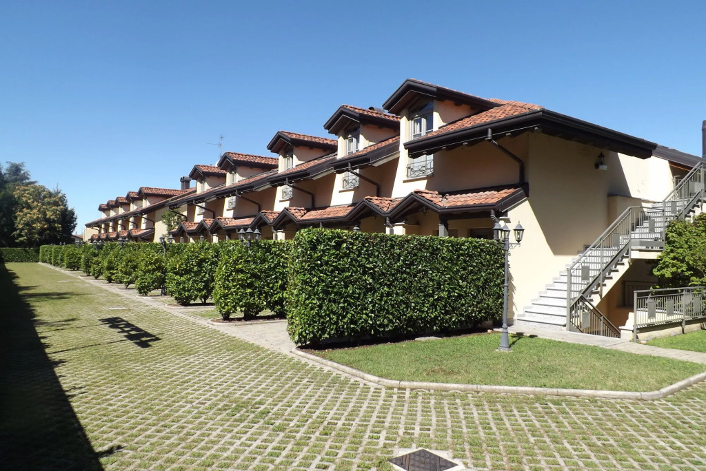 Отель Лонате-Поццоло Malpensa Inn