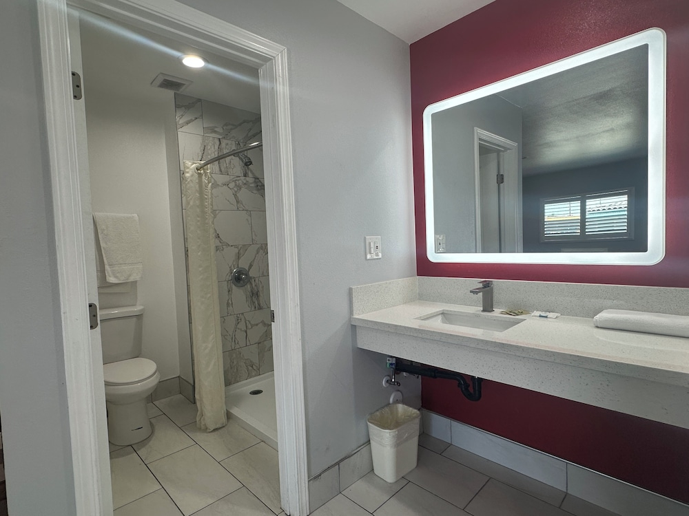 Playa Inn Motel - Long Beach, LA