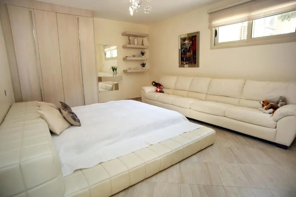 Seafront 5 Bedroom Villa Paradise in Sea Caves